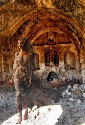Silent Stories in the Walls
